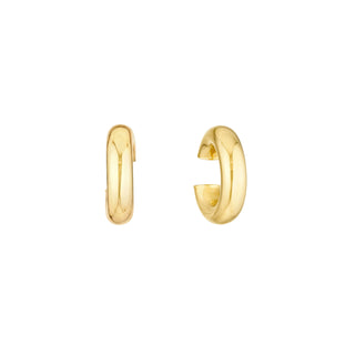 A chubby gold ear cuff earring that can be worn without piercing. The cuff fits onto the cartilage for a stylish look.