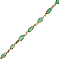 Pear shaped emerald chain bracelet